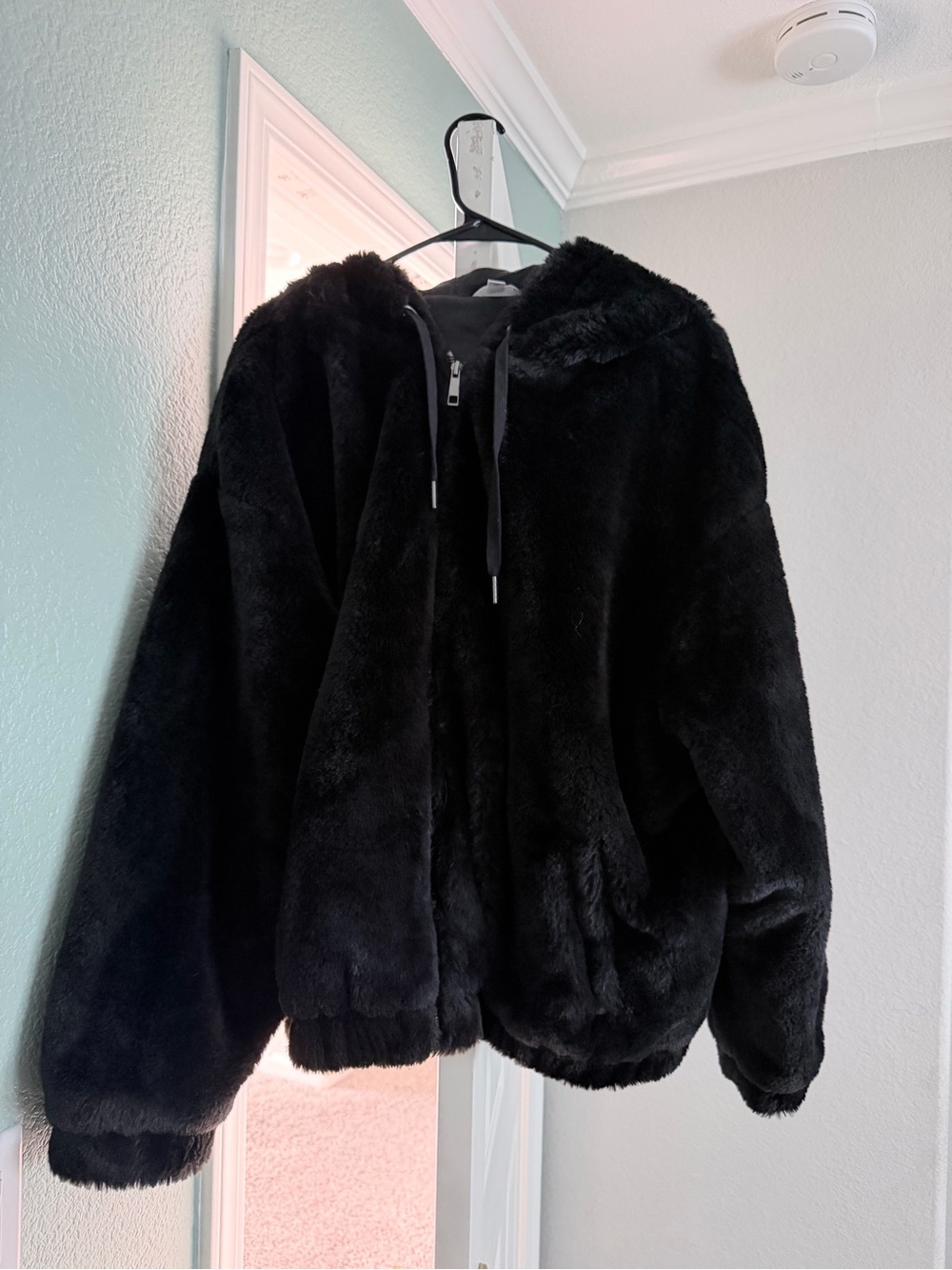 Black Plush Hooded Faux Fur Coat – Time and Tru 🖤